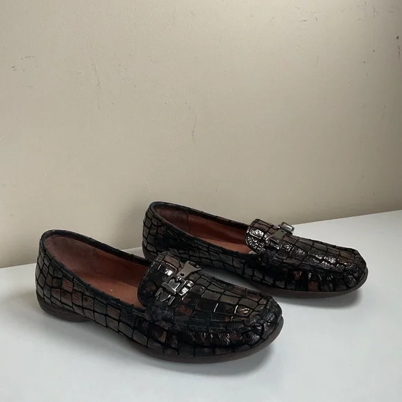 Donald J Pliner Croc Embossed Leather Loafers Women 7M Brown Slip On - Picture 2 of 9